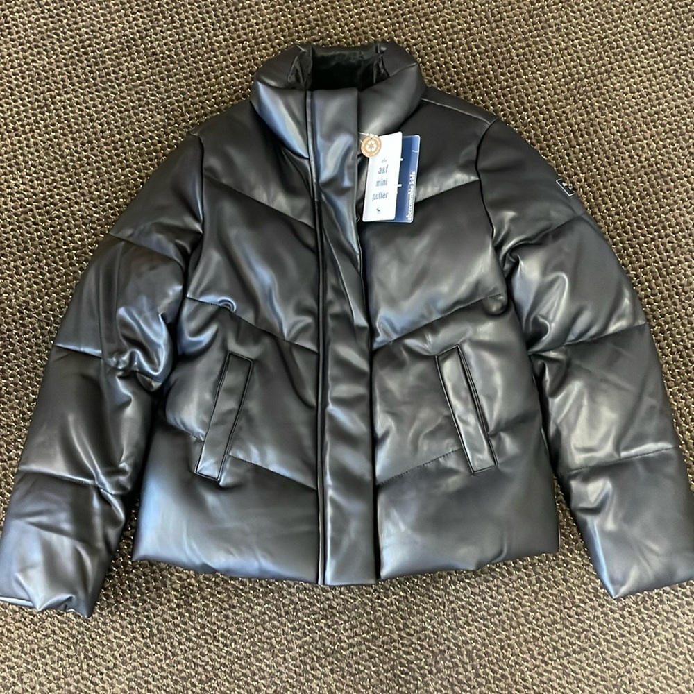 Abercrombie kids size 11/12 puffer black NWT